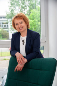Irina Lach, Steuerfachangestellte